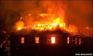 _45451368_lesliehousefire_466